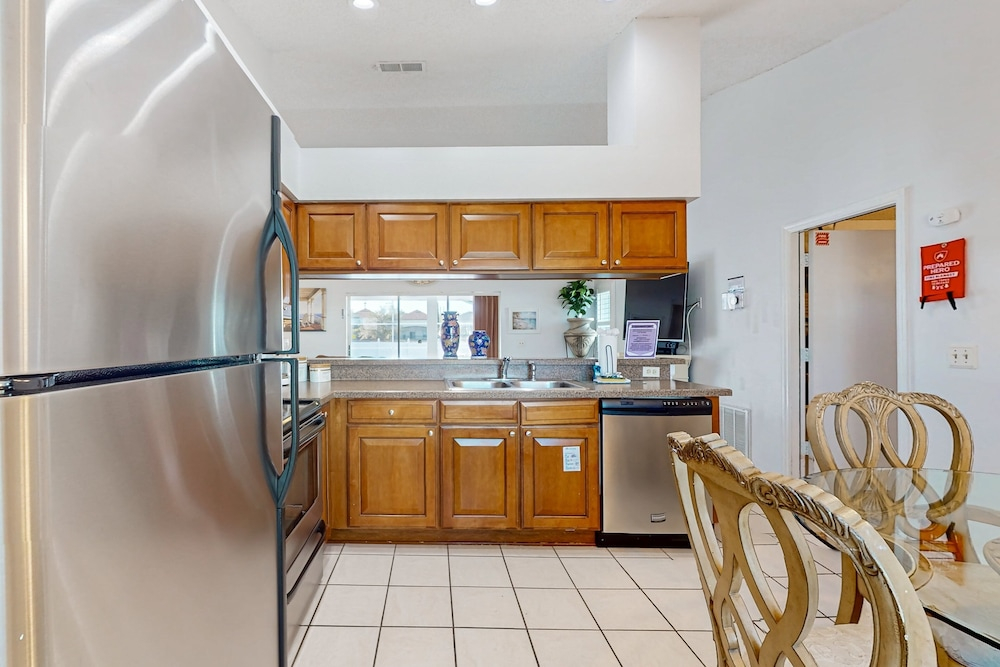 Dog-friendly Getaway With Private Pool, Tennis & AC - Near Theme Parks