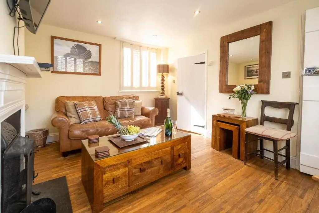 Pebble Cottage - 6 Victoria Rd - Aldeburgh Coastal Cottages