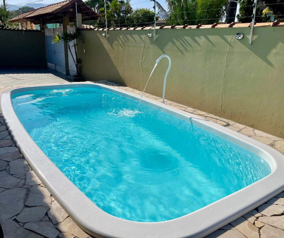 Casa com Piscina Hidro, área Gourmet, Próximo à praia