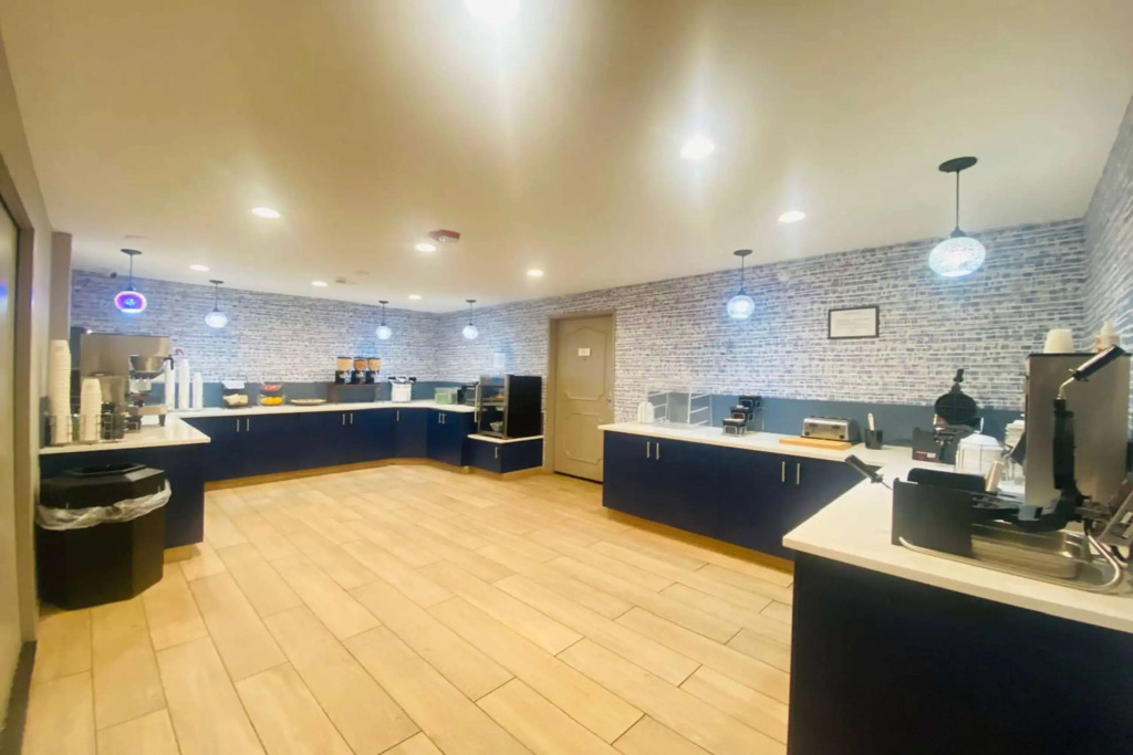 AmericInn by Wyndham Glendale Milwaukee