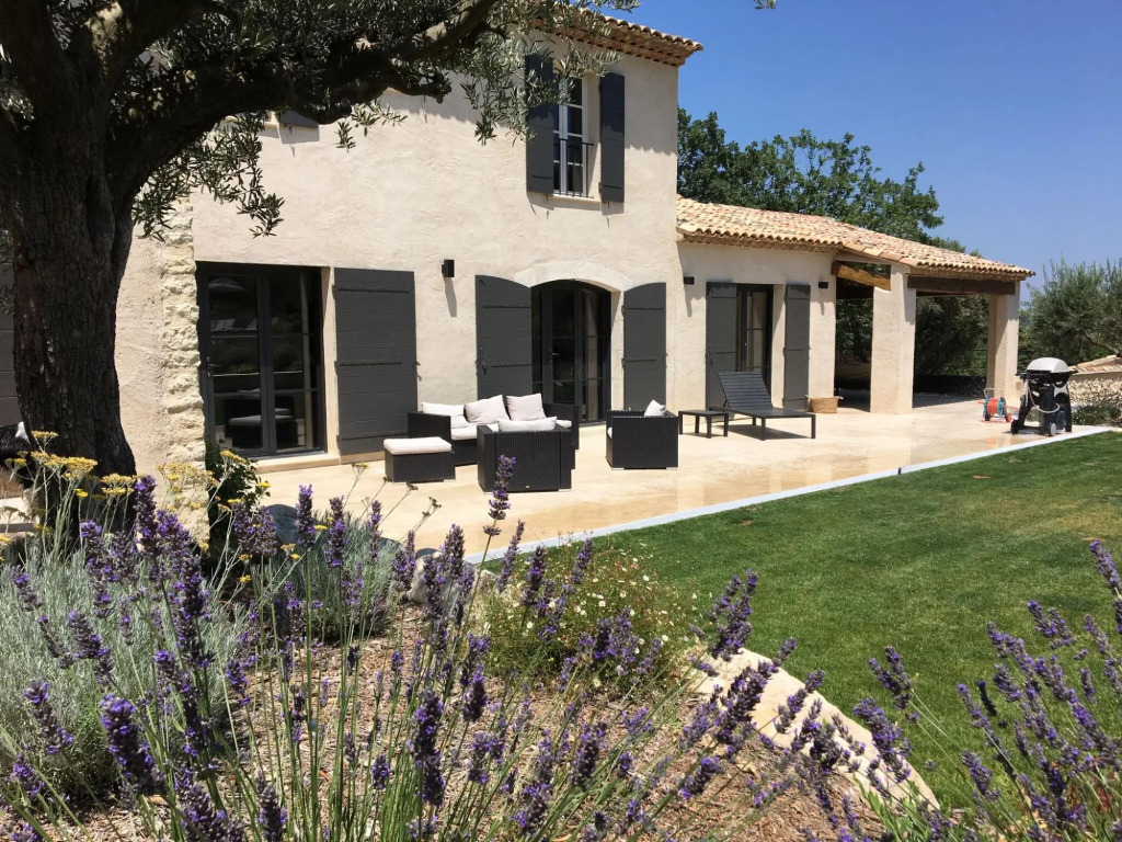 Beautiful Villa With air Conditioning, Large Private Swimming Pool and Near St. Remy-de-provence