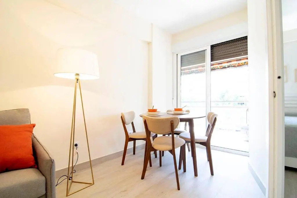 Beautiful Apartment next to Santiago Bernabeu by Batuecas