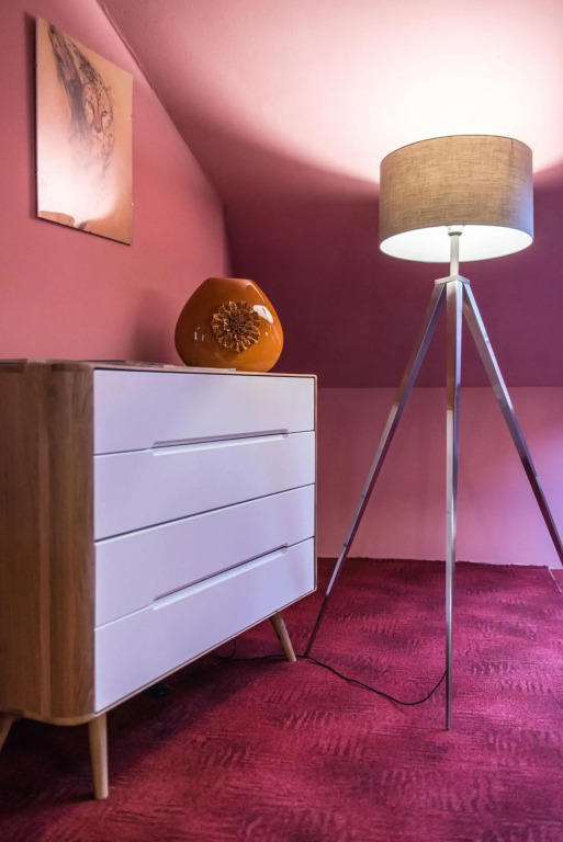 Spacious and Quiet Attic Flat in Centre