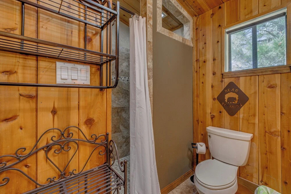 Tranquil Ruidoso Cabin w/ Private Hot Tub!