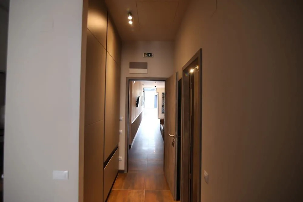 Lunii 6 Apartments
