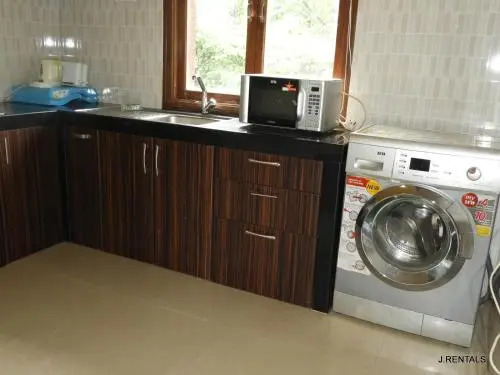 J.Rentals Villa 33