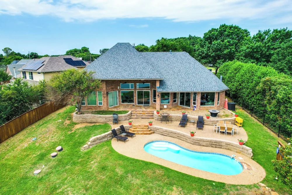 Poolside Fun! Private Lakefront Little Elm Escape