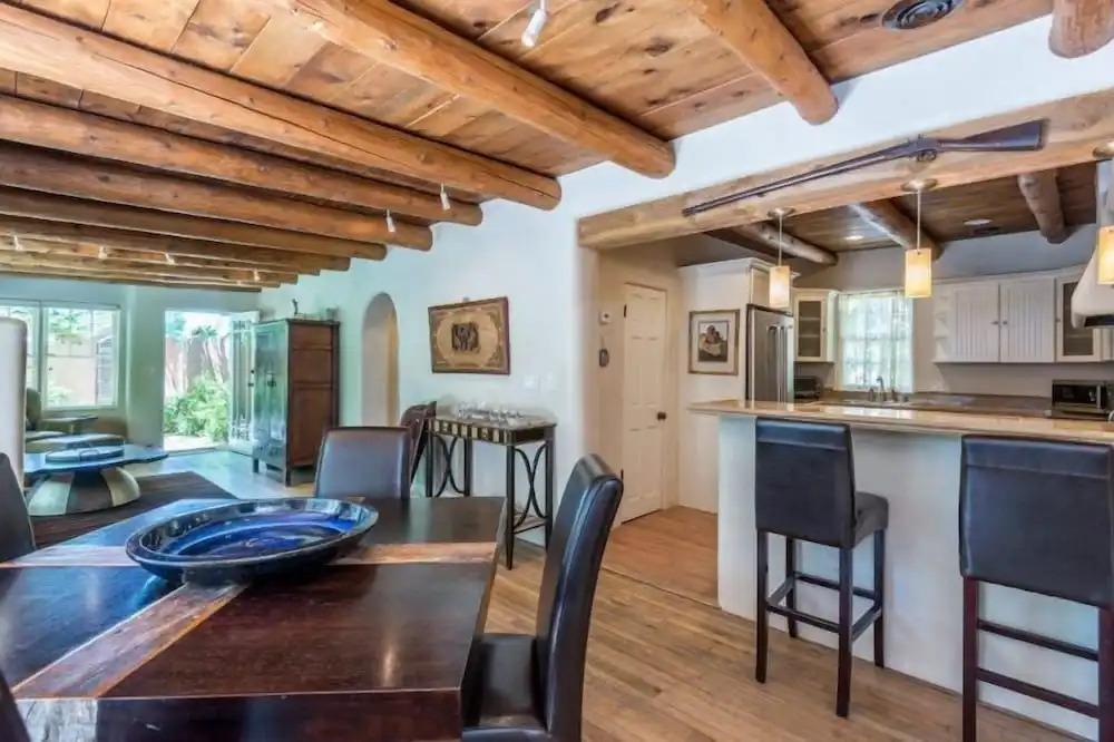 La Luz - Luxurious East Side Adobe With Hot Tub and Kiva Fireplace, Walk Everywhere