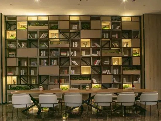 Maytour Hotel(Leather City Yintai City Store)