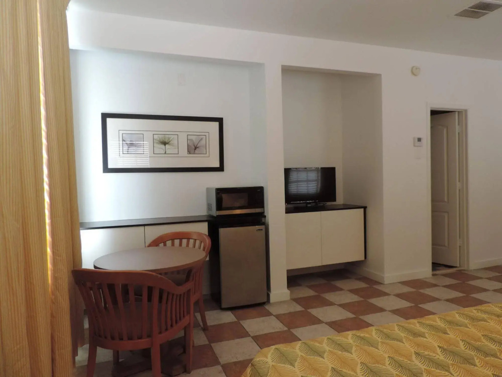 James Hotel
