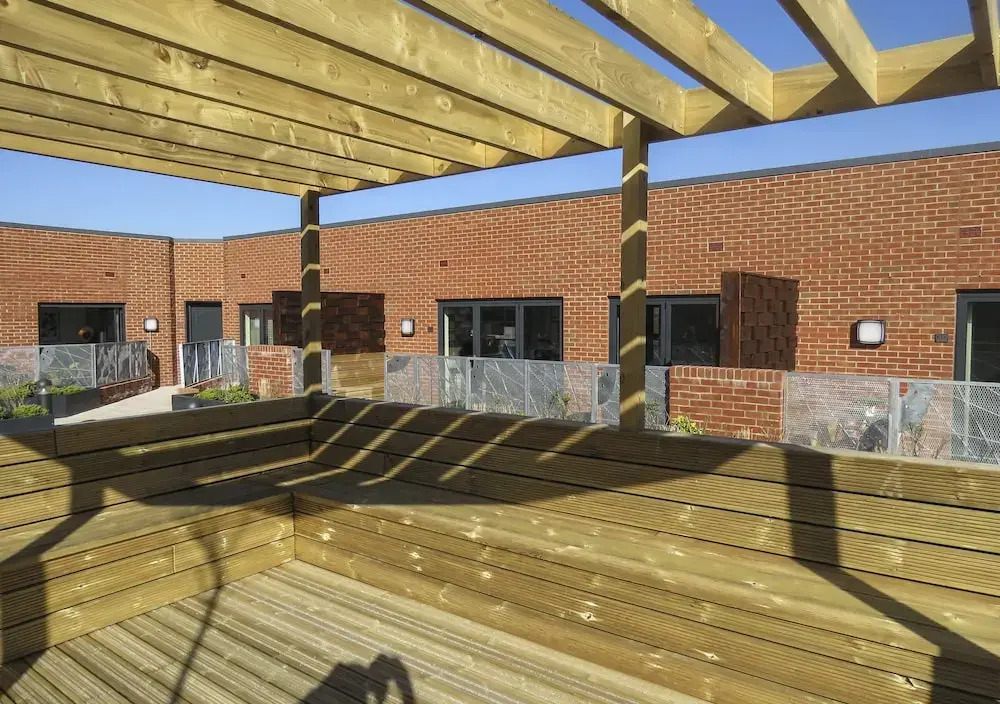Tudors eSuites Roof Garden Penthouse with Gated Parking
