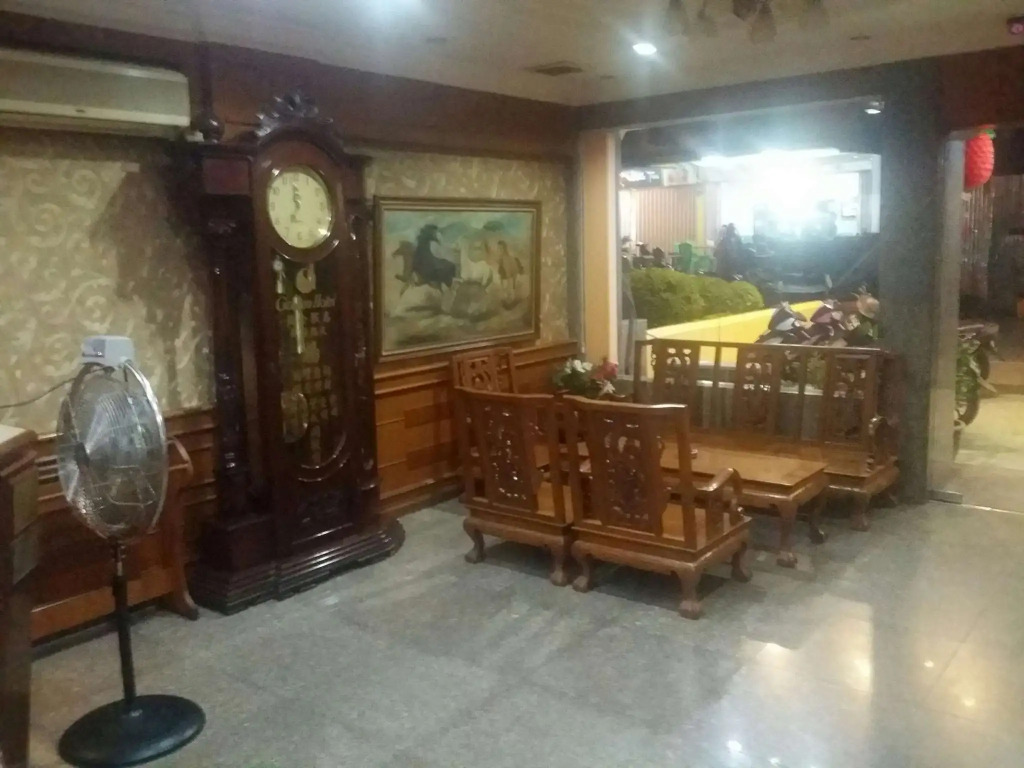 Golden Hotel