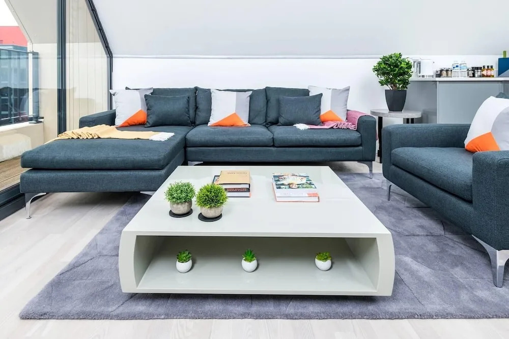 Stylish 2BR Whitechapel Flat with City Views