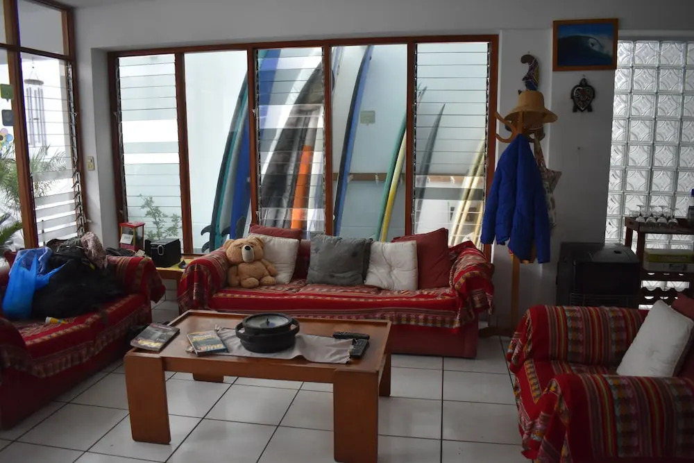 Waves Surf Camp Peru