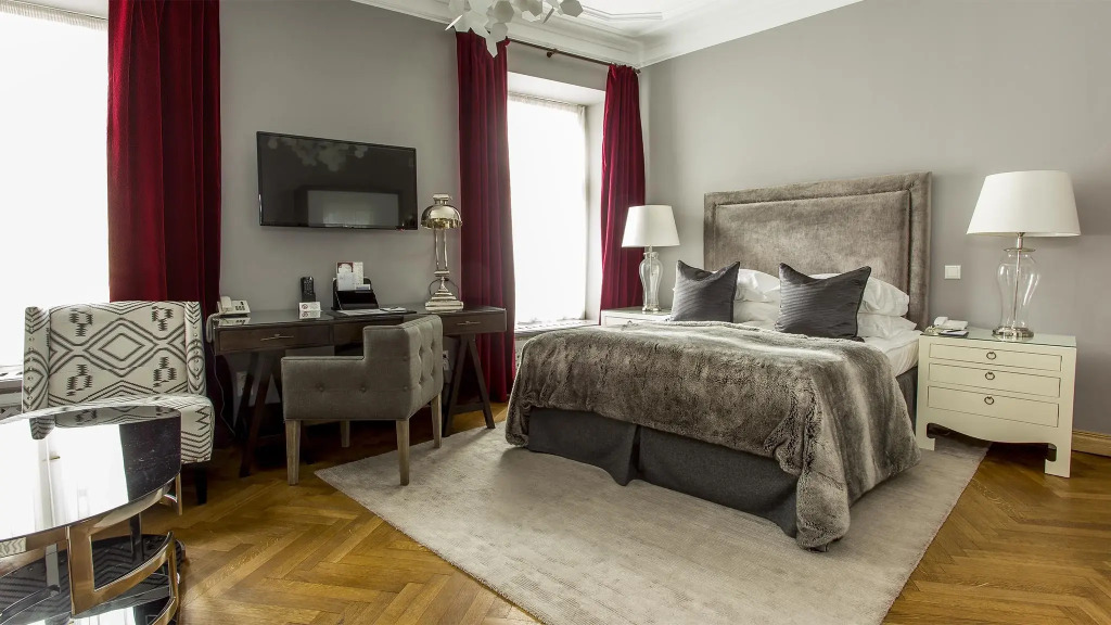 Hotel St. Petersbourg