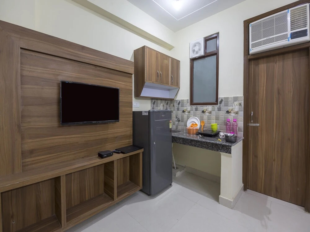 OYO 26891 Home Elegant Studio DLF Phase 3