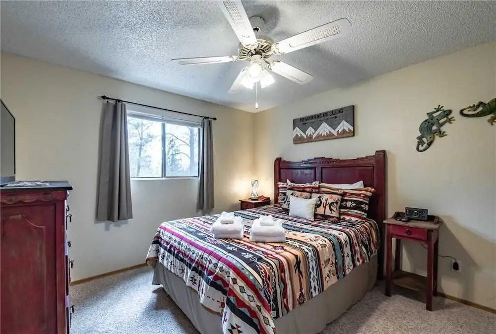 Casa Del Rey - Three Bedroom Cabin with Hot Tub