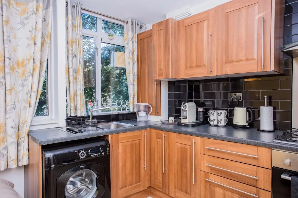 Maida Vale 1 Bedroom Apartment with a Balcony