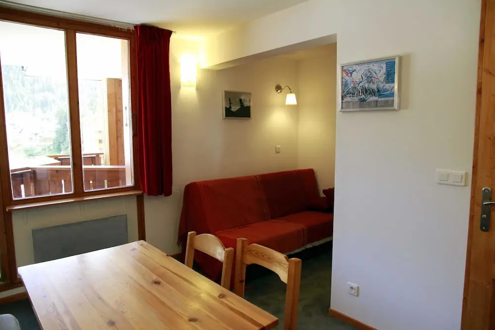 Lou Services Apartment THB67 LSI 001