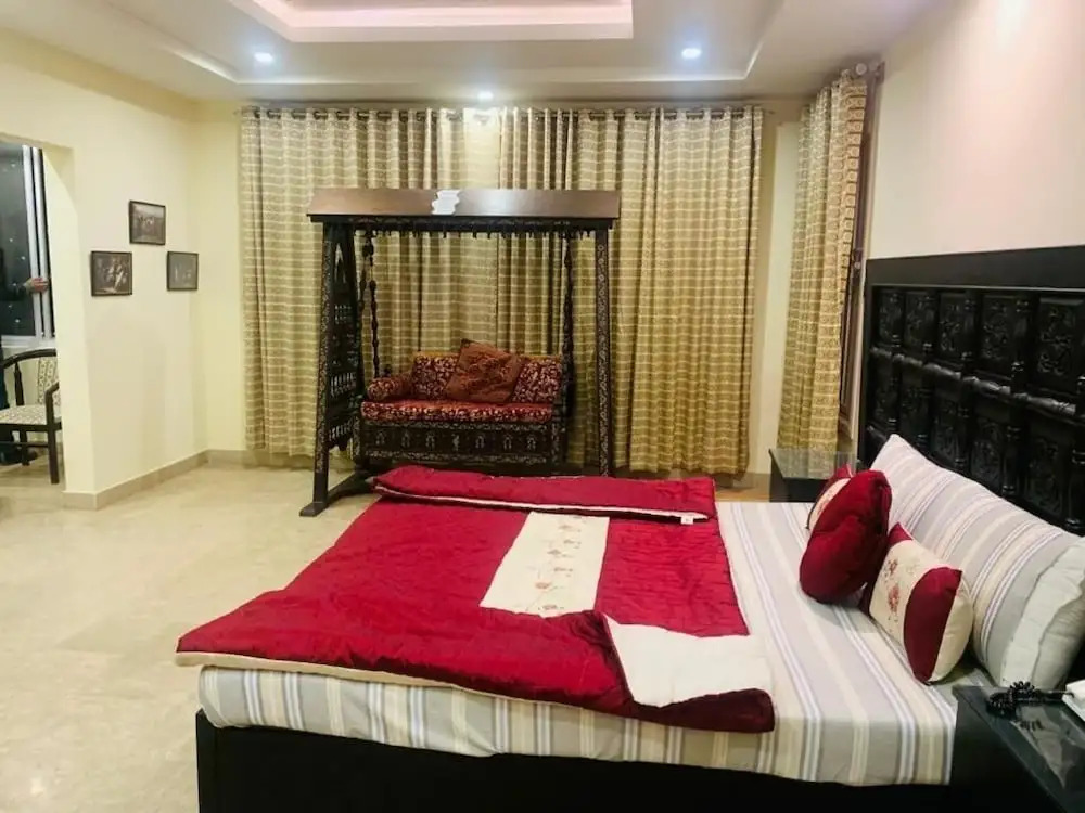 Thikana Hotel