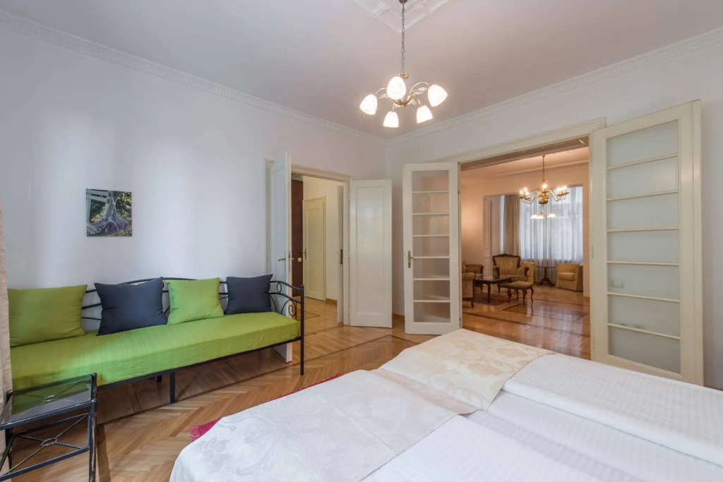 Central Belgrade Apartment 2