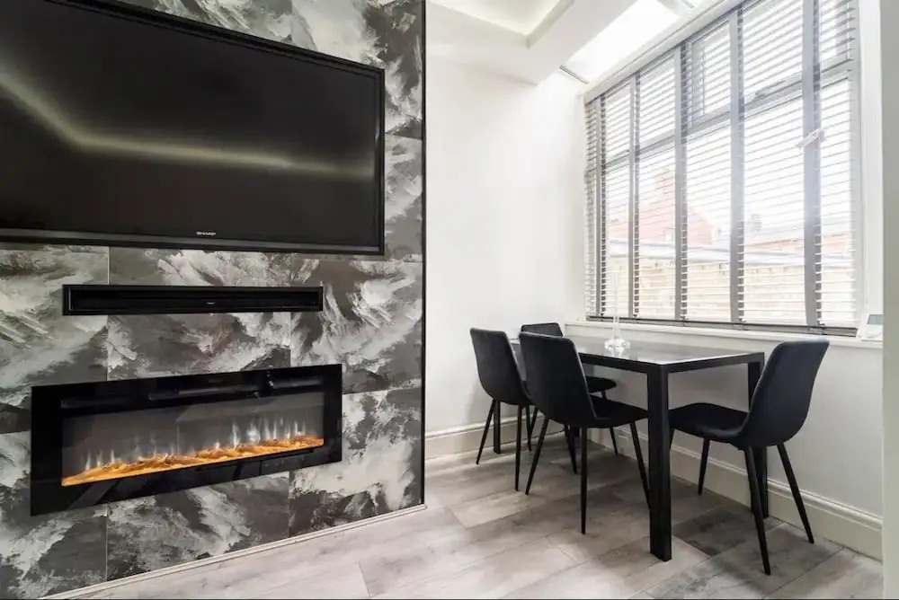 House With Modern Interior, Conveniently Located