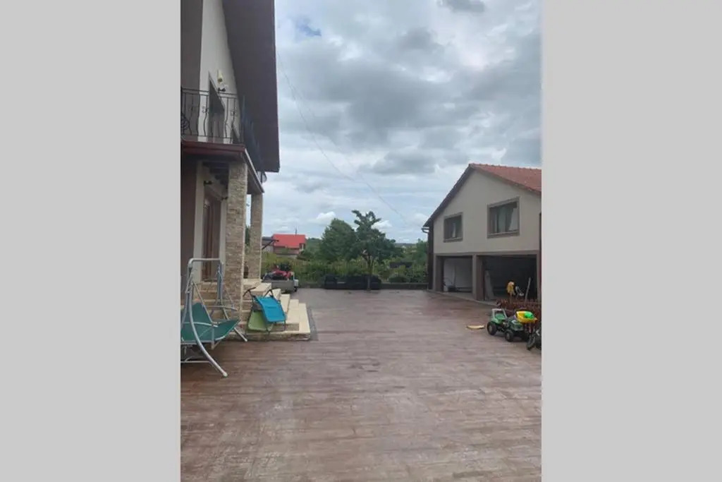 Dana guest house