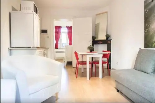 Cool Central Apartment