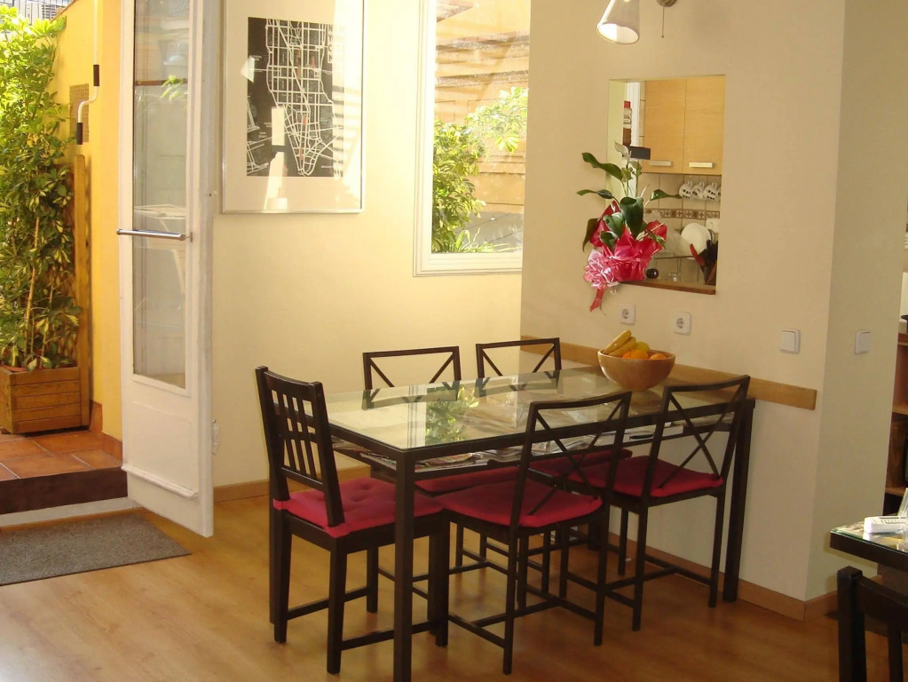 Barcelona Central Garden Hostal