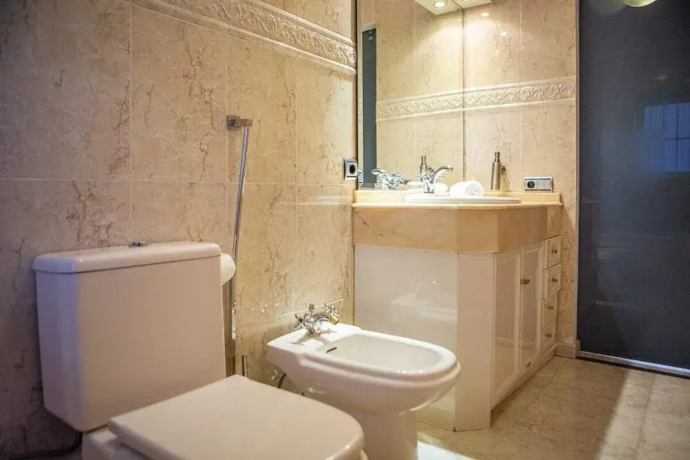 Modern 3bed Apt Next to Madrid Airport, Near Metro