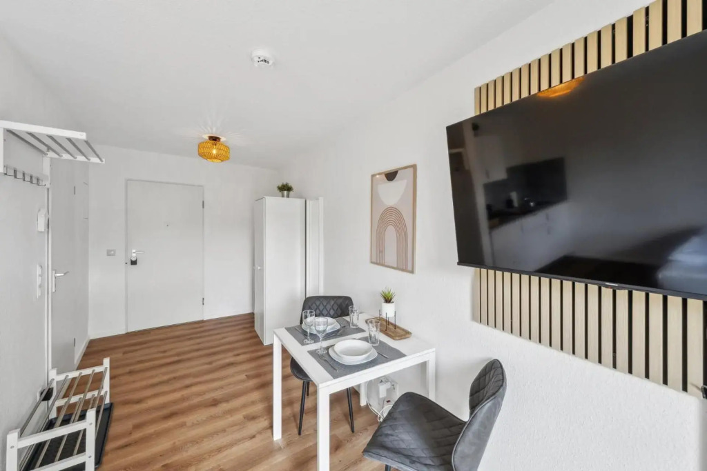 ✪ Study & Work Apartment - Andriss Apartments ✪