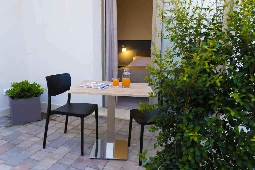 11 Catalani Rooms