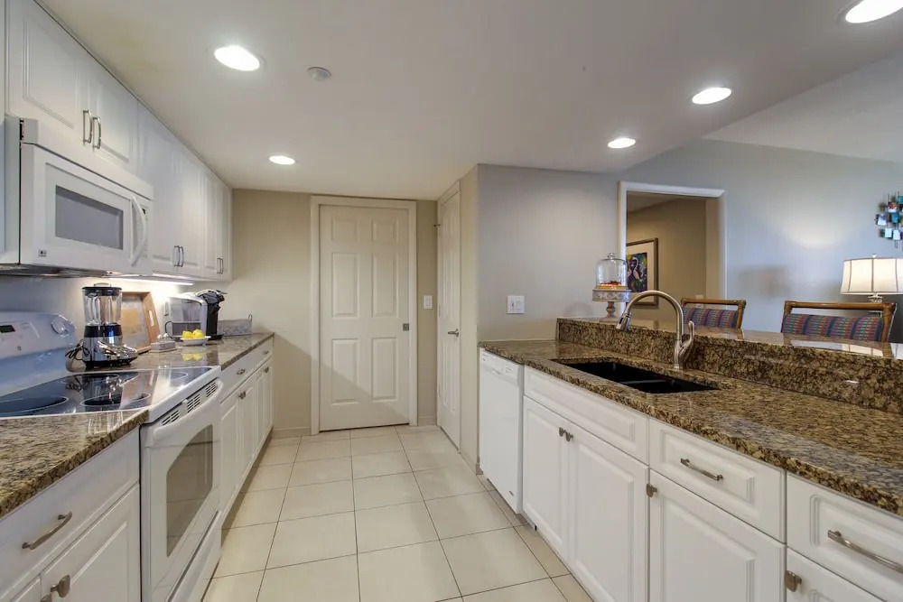 6620 Estero Blvd 1002 Condo 3 Bedrooms 2 Bathrooms Condo