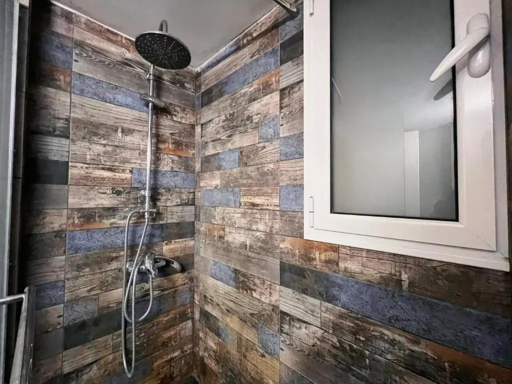 Stathmos Larissis A, a cozy 2BR Apartment, Clo...