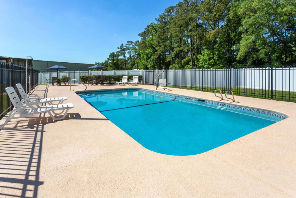 Baymont by Wyndham Brunswick GA