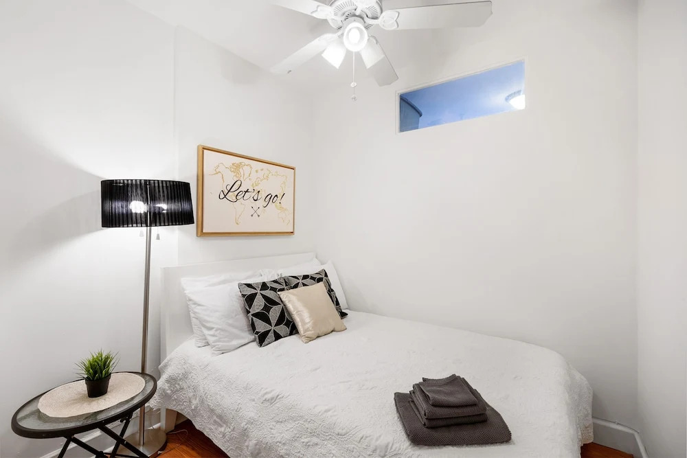 Chelsea Condo - Near Restaurants, Shops, & Trains