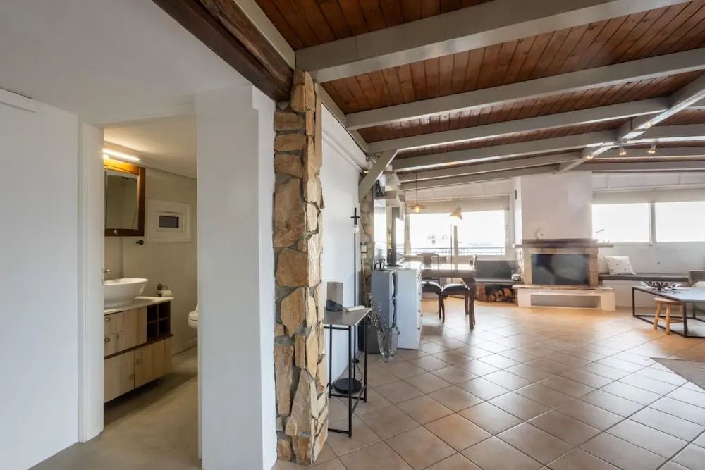Sunny Loft with a Panoramic View