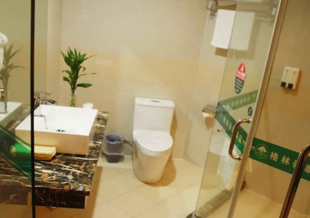 GreenTree Inn Shanghai Hongqiao Hub Cao An Road Huajiang Branch Road Express Hotel