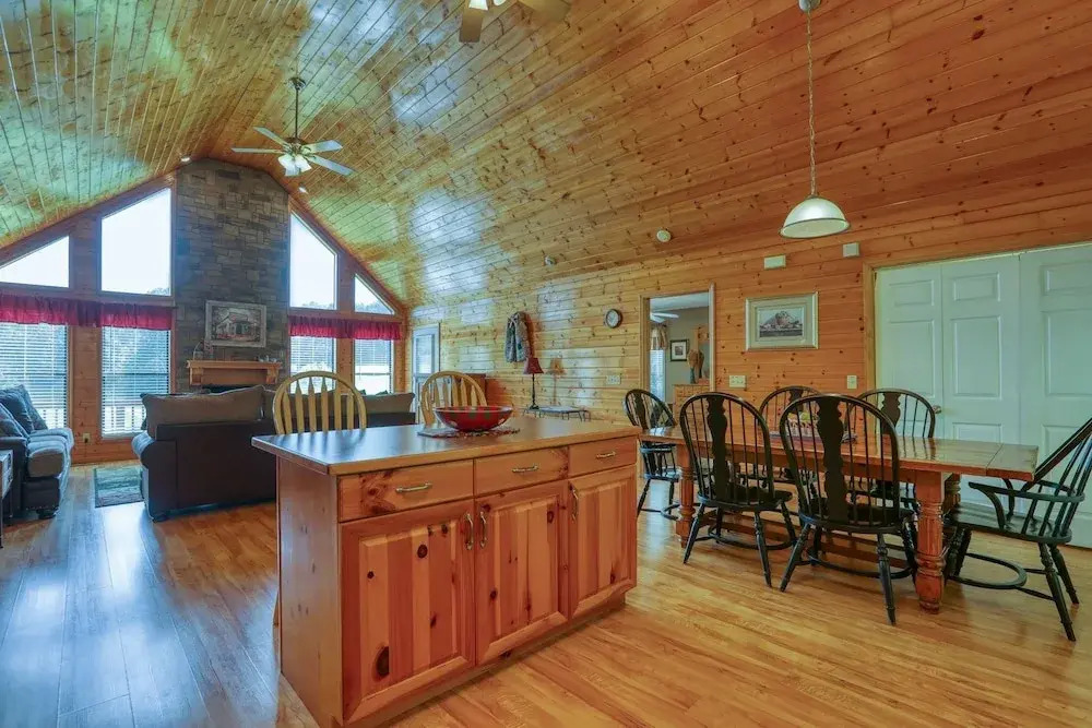 Moosetrax - 3 Bedrooms, 2 Baths, Sleeps 6 Cabin by RedAwning