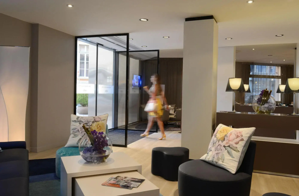 Отель Mercure Nice Centre Grimaldi