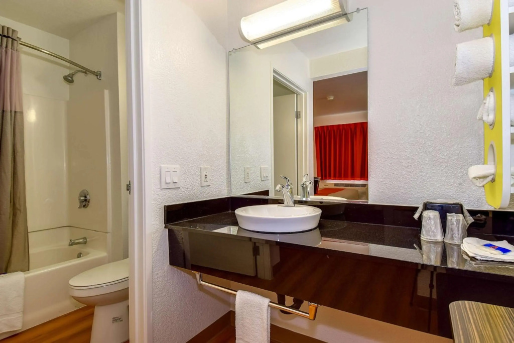 Motel 6-Riverside, CA - South