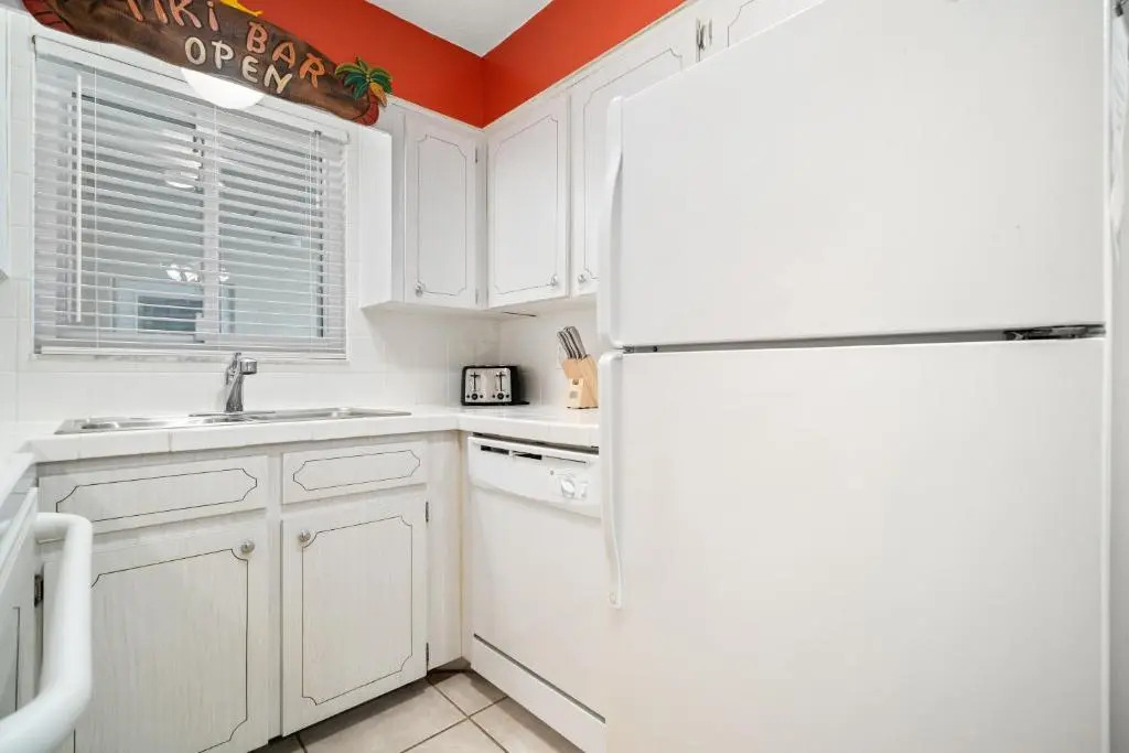 Waves 18, 2 Bedroom, Pool View, Heated Pool, Bbq, Wifi, Sleeps 6