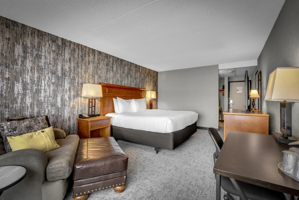 The Academy Hotel Colorado Springs