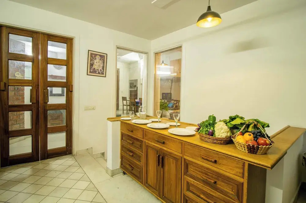 Opulent Antique 6BR Independent Villa in Gurugram