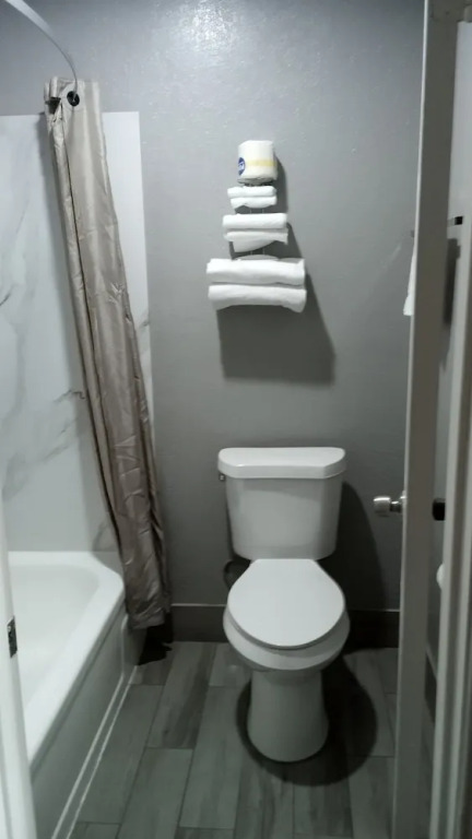 Coachmans Inn & Suites