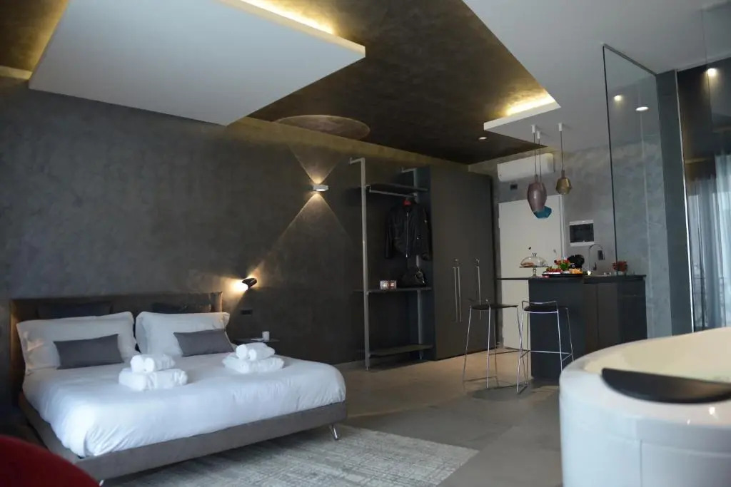 Suite28 (Adults Only)