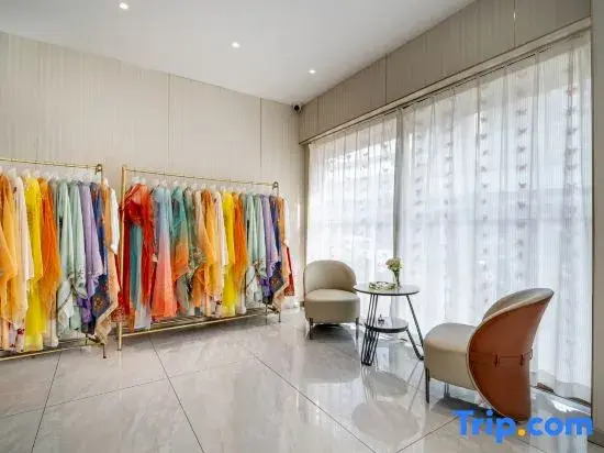 Ziting Hotel (Yanxiang Road North Exit Subway Station Branch, Xi'an Jiaotong University)