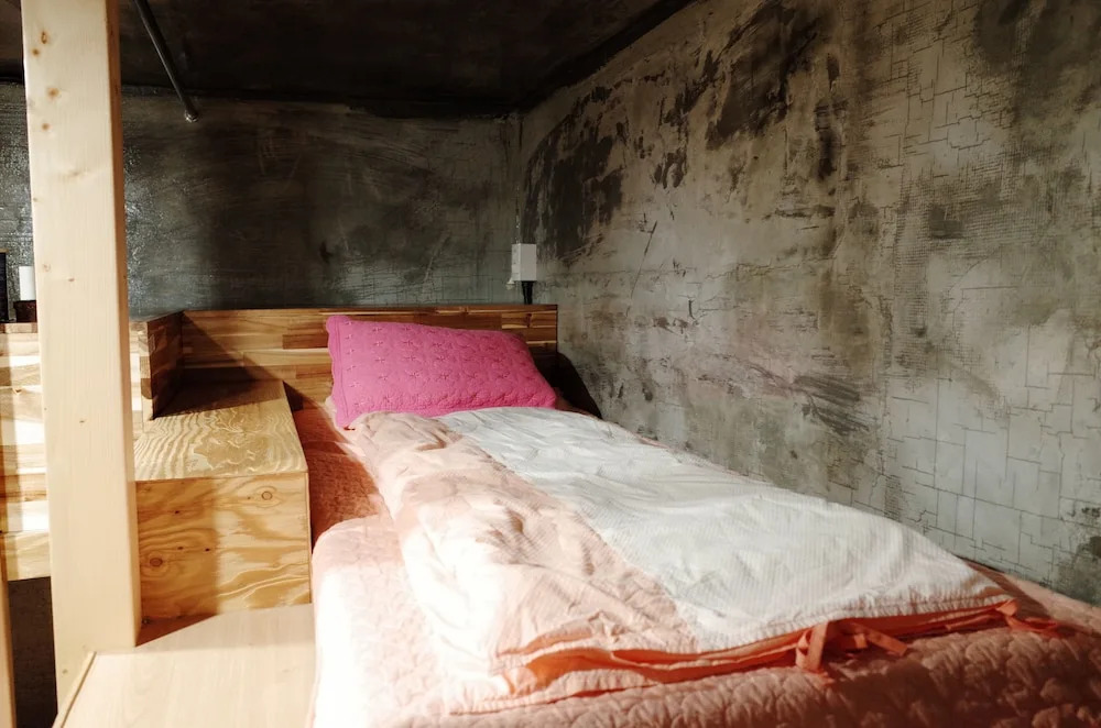 Guesthouse H