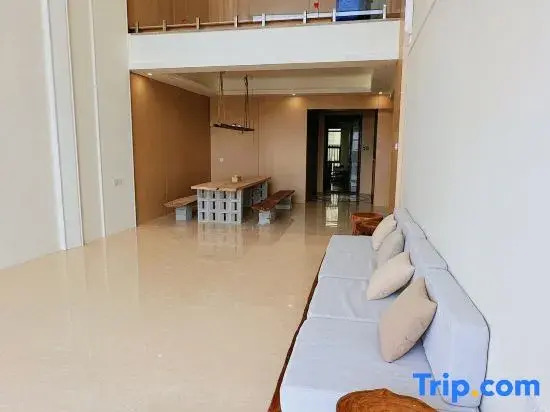 Tingfeng Lakeview Swimming Pool Vacation Boutique Stay (Baitengtou Seafood Market)