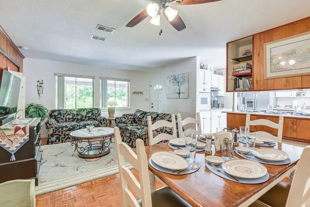 4 Mi to Okaloosa Fun: Peaceful Holiday Retreat!